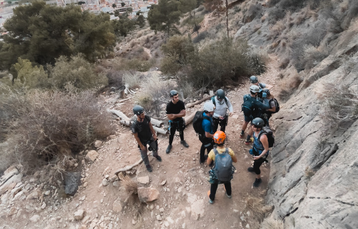 Vía ferrata de Redován K4 K5 nivel avanzado en Alicante con Montania Adventures