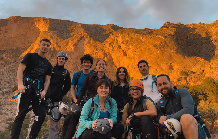 Vía ferrata de Redován K4 K5 nivel avanzado en Alicante con Montania Adventures
