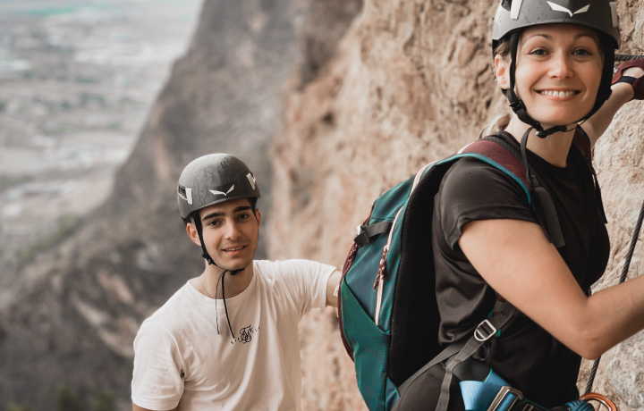 Escala la vía ferrata de Redován en Alicante con Montania Adventures